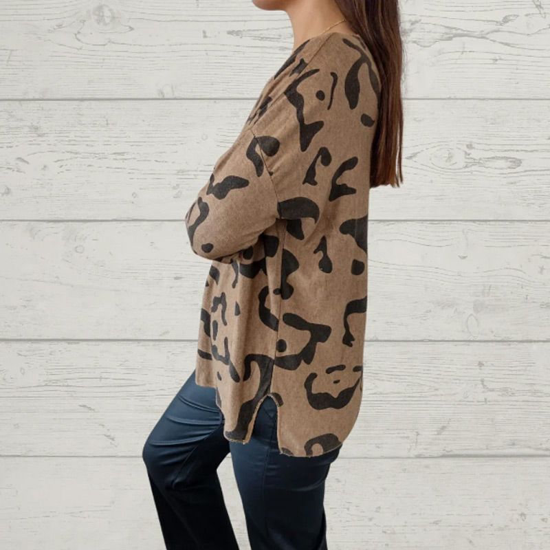 🎉New Arrival🔥Italian Animal Print Long-sleeve T-shirt for Women